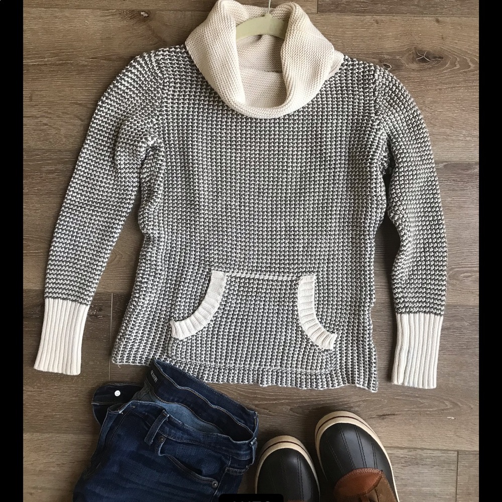 Old Navy knit cowl-neck sweater in gray and cream